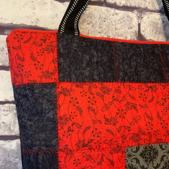 Handmade Quilted Large Red & Black Tote Bag - Picture 4 of 11